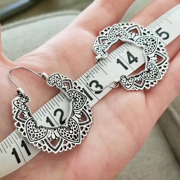 Tibatyan Gypsy Indian Round Boho Hoop Earrings - Picture 3 of 4